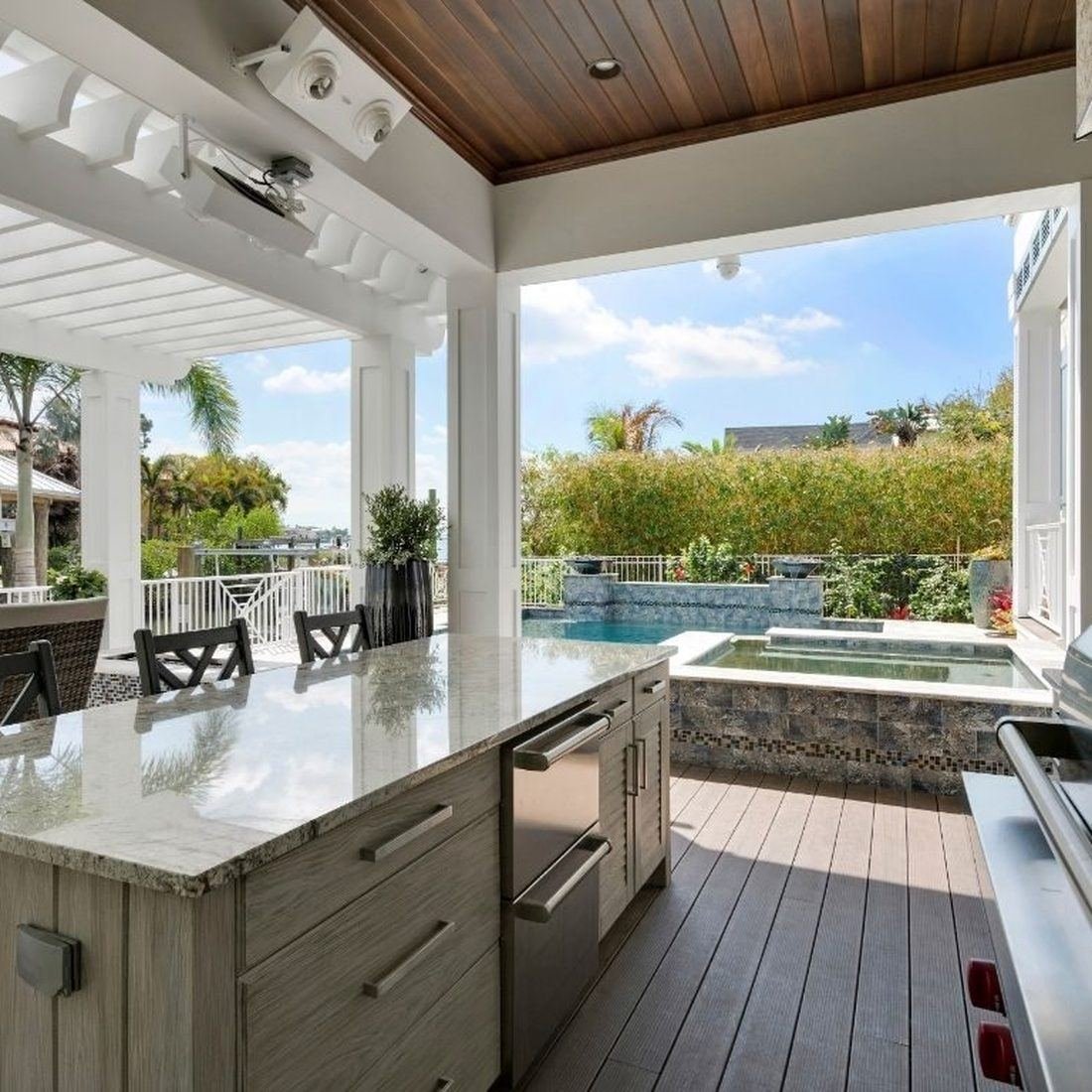 Outdoor kitchen island
