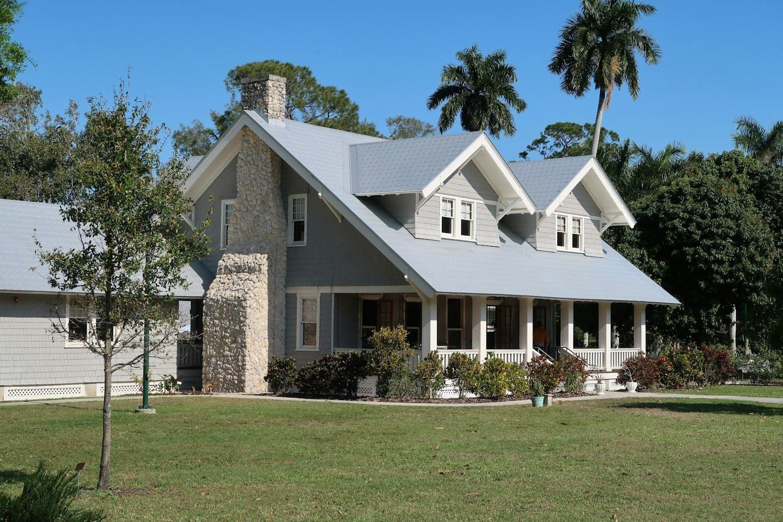 A Gulf Coast home before its outdoor transformation